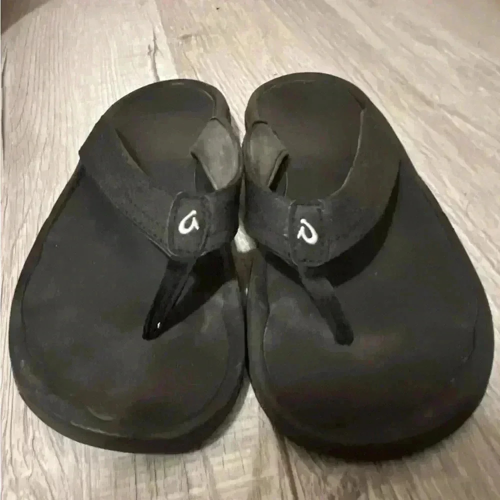 Olukai Flip Flops‎ Sandals Slippers Black Size 40 $90 Size 10